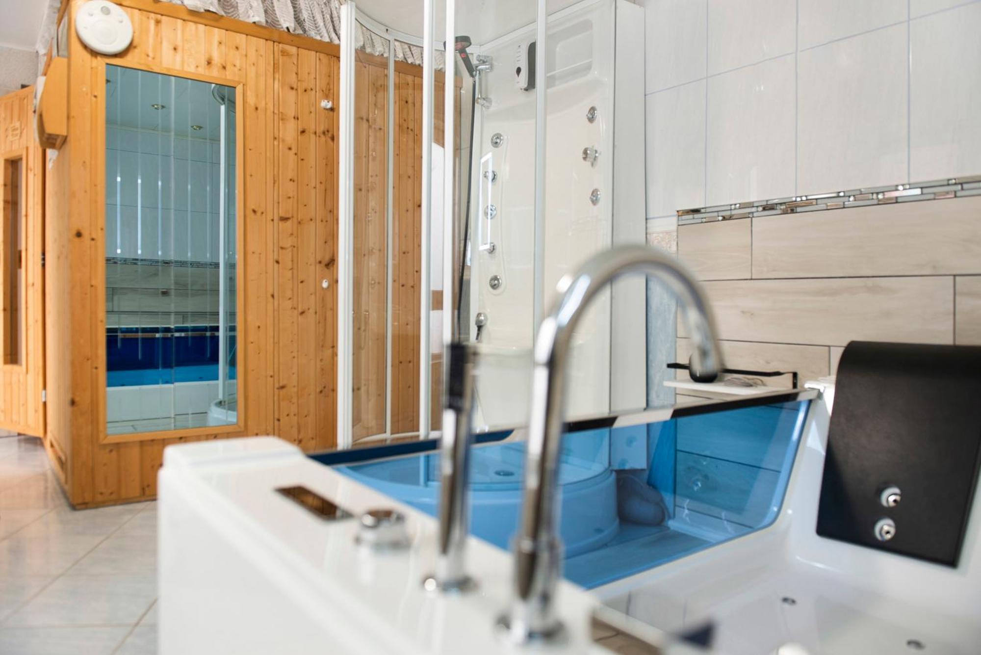 Spawo Mit Sauna Und Whirpool Pfullendorf Extérieur photo